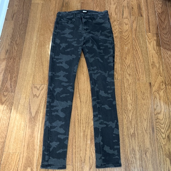 HUDSON CAMOUFLAGE WOMEN BLACK AND GRAY NICO MIDRISE SUPER SKINNY SIZE 27 - Picture 1 of 8